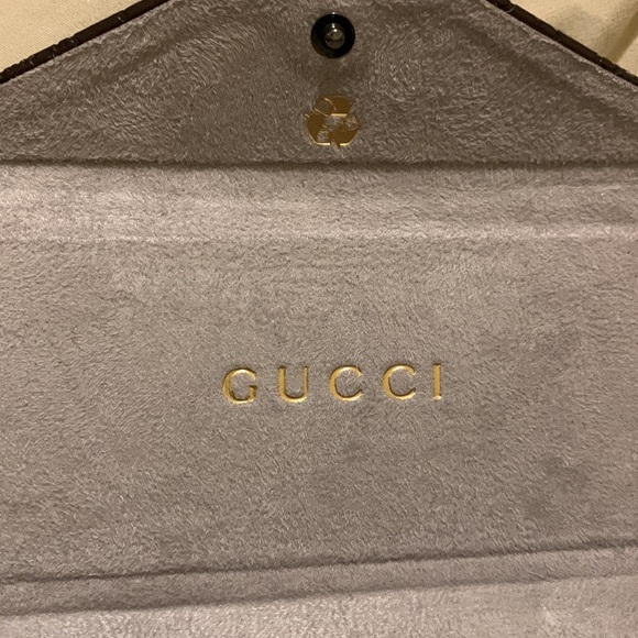 GUCCI Sunglass case - Picture 2 of 7